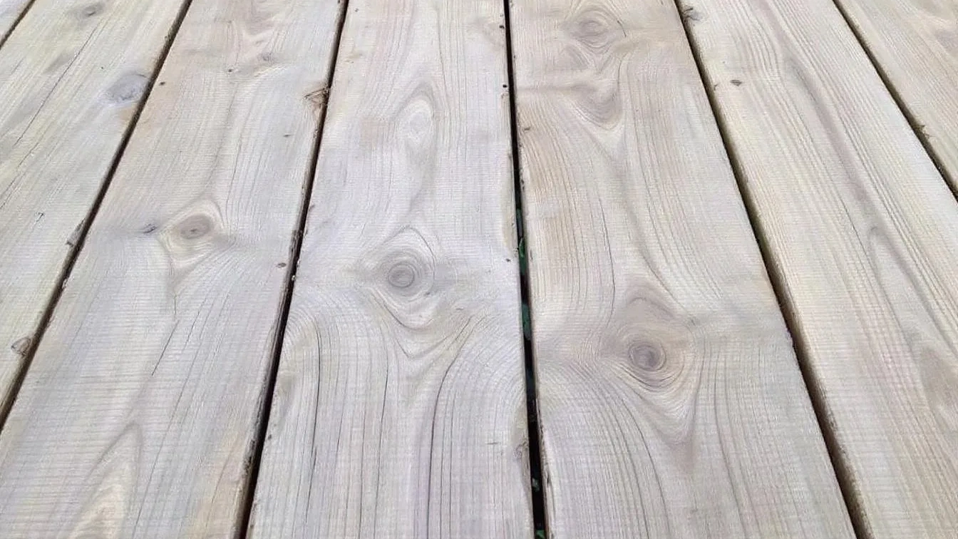 Né vernice né cera, questo trucco protegge la legna esterna perfettamente